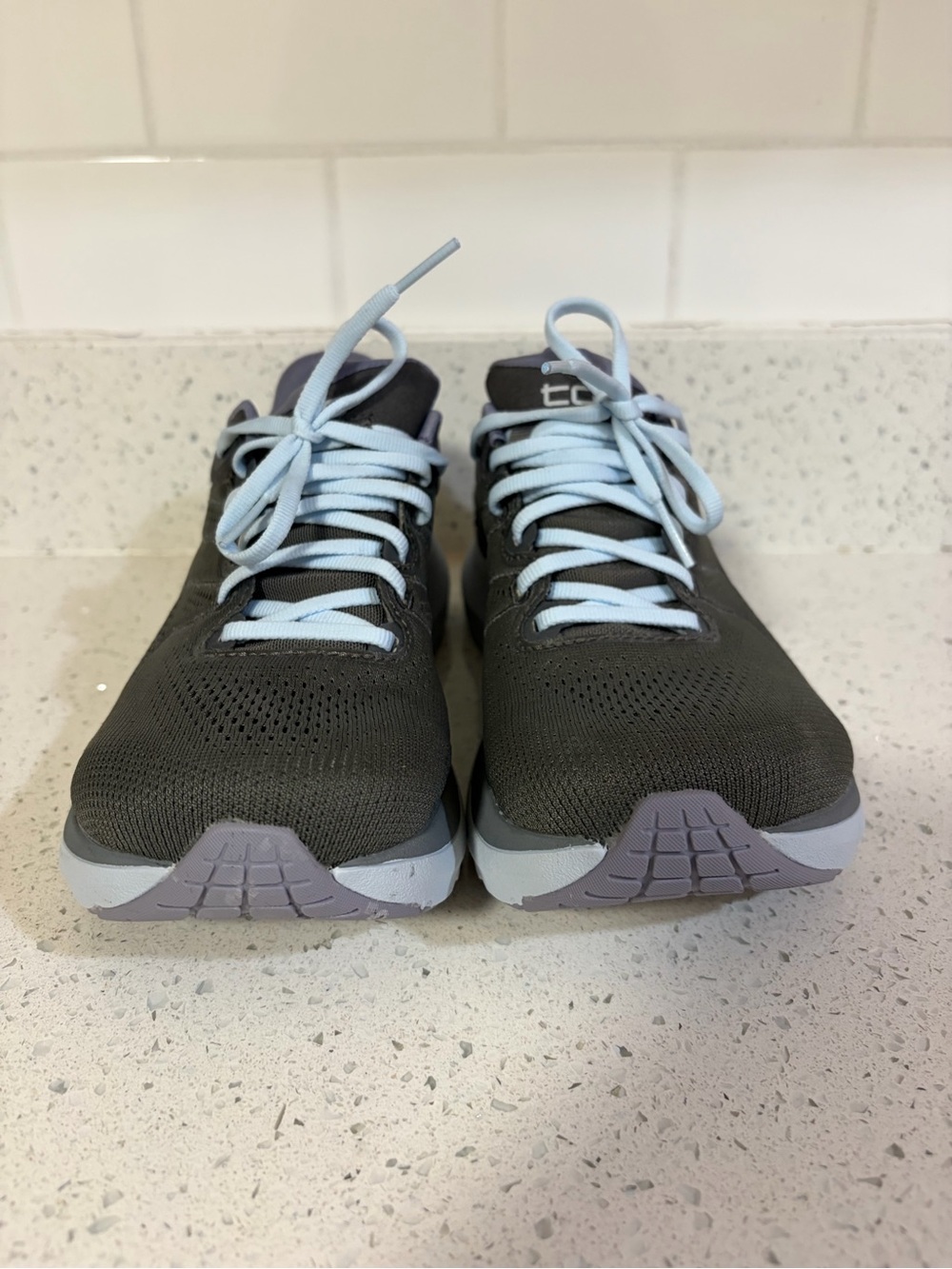 Topo Athletic Phantom 2 Running Shoe Grey / Lilac Size 7 - Picture 3 of 12